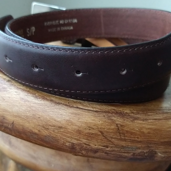 Vintage BCBG Max Azria brown Leather belt - Picture 5 of 7